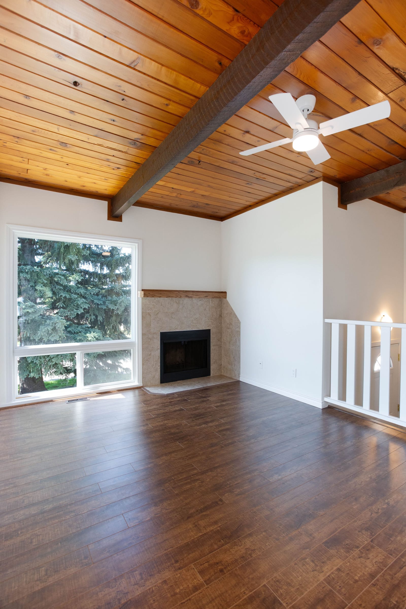 Vaulted ceiling and stair connection