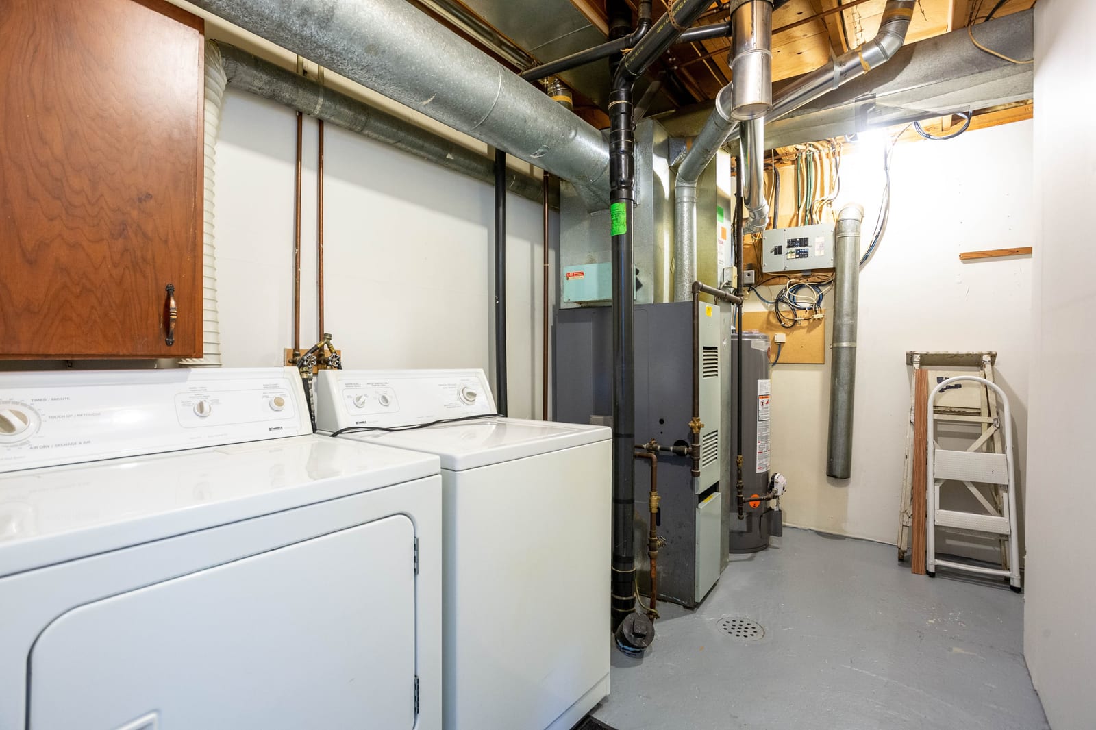 Laundry and mechanical area