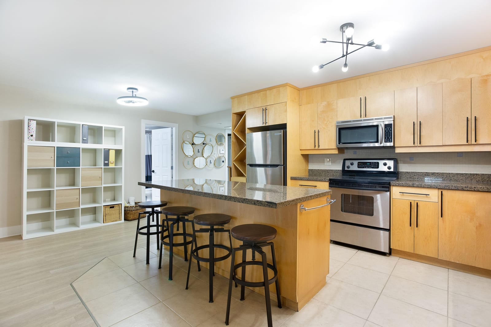 Open kitchen and dining connection