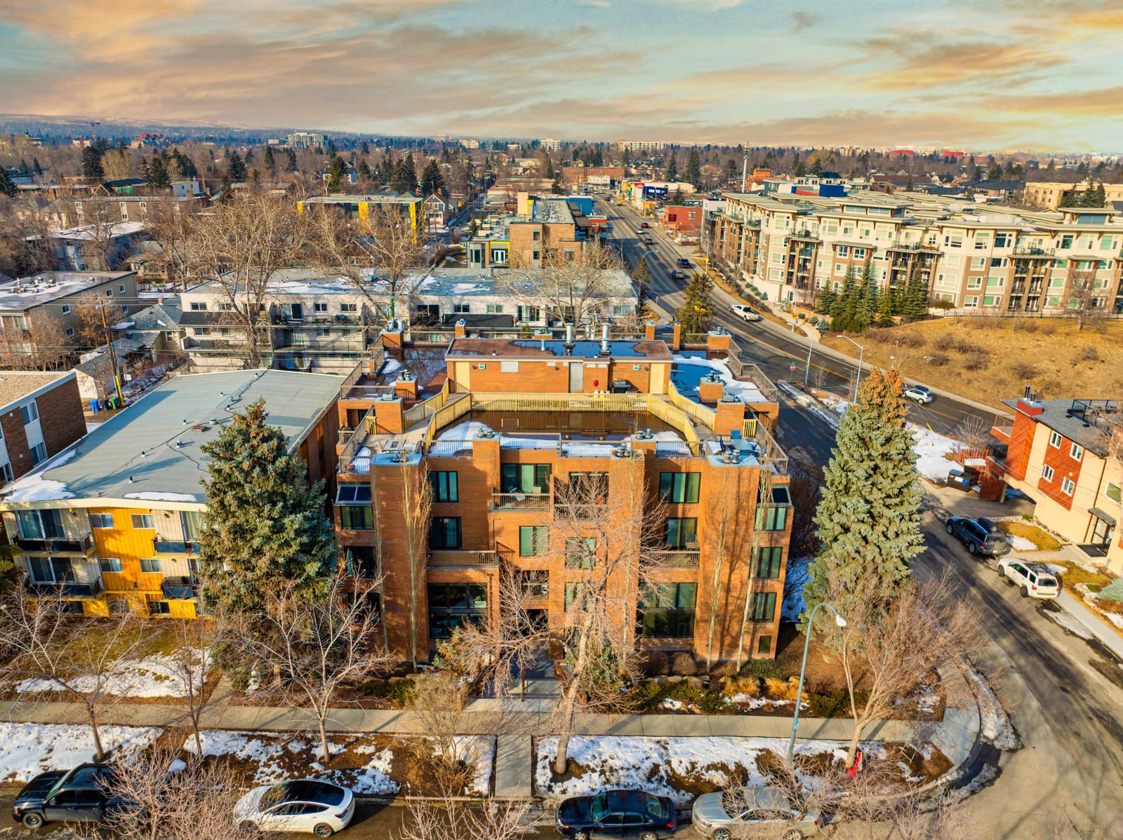 Crescent Heights neighbourhood aerial