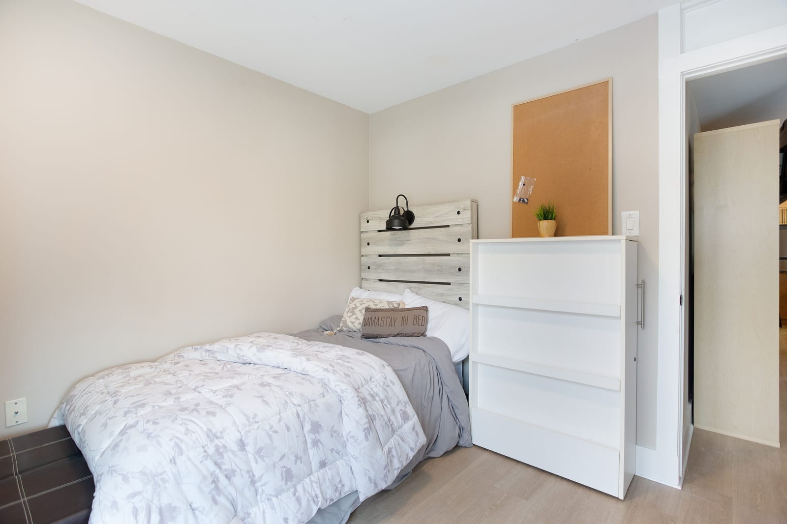 Second bedroom interior