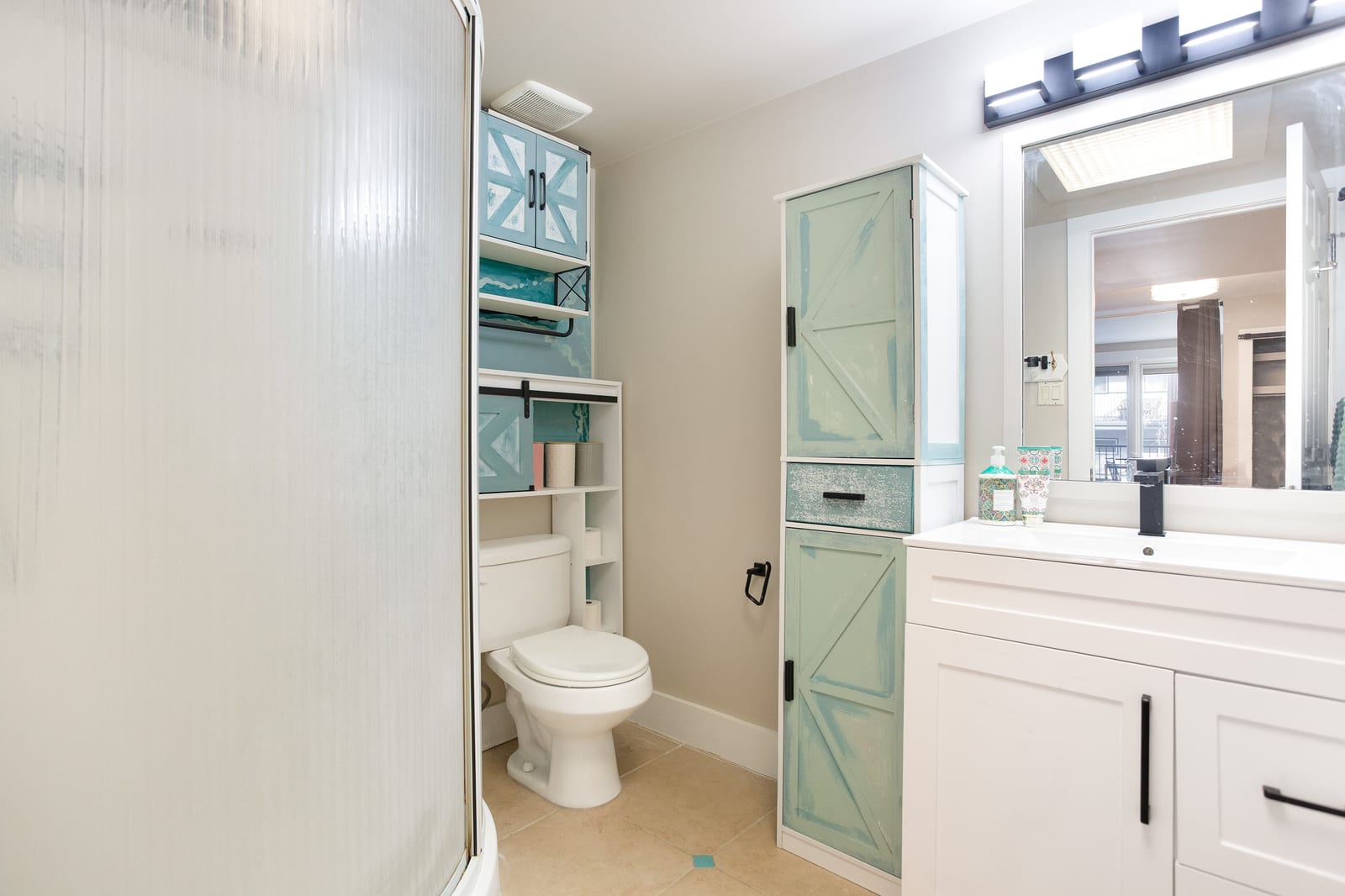 Primary ensuite bathroom