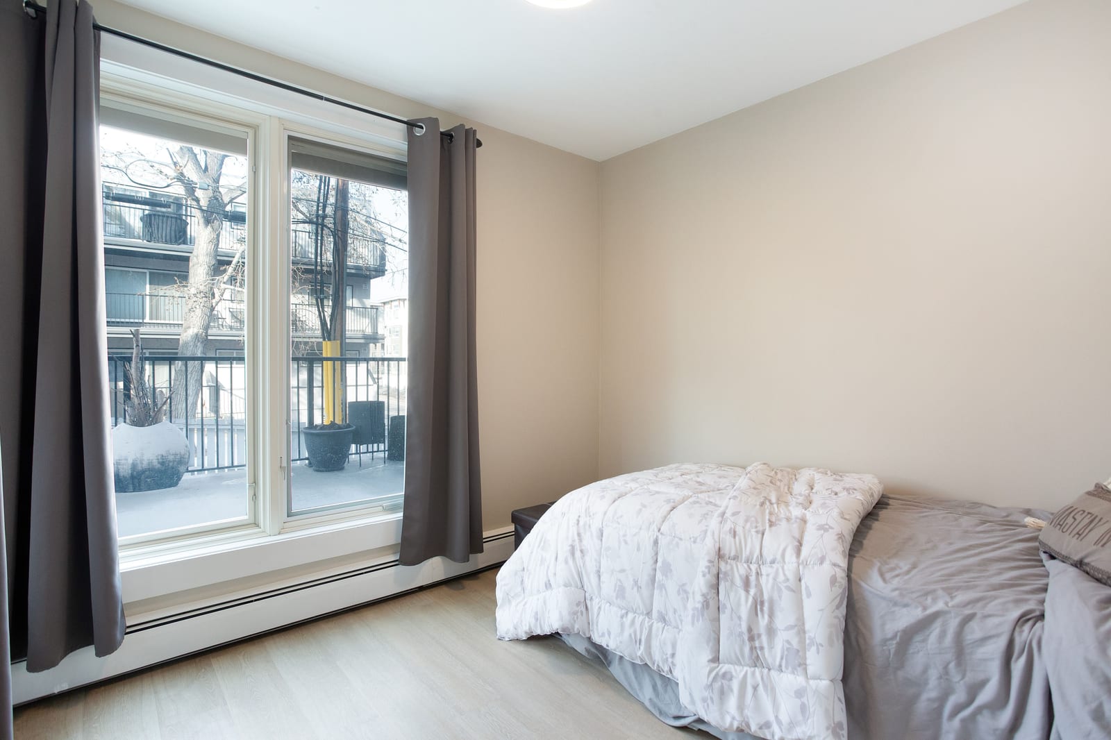 Second bedroom with outdoor access
