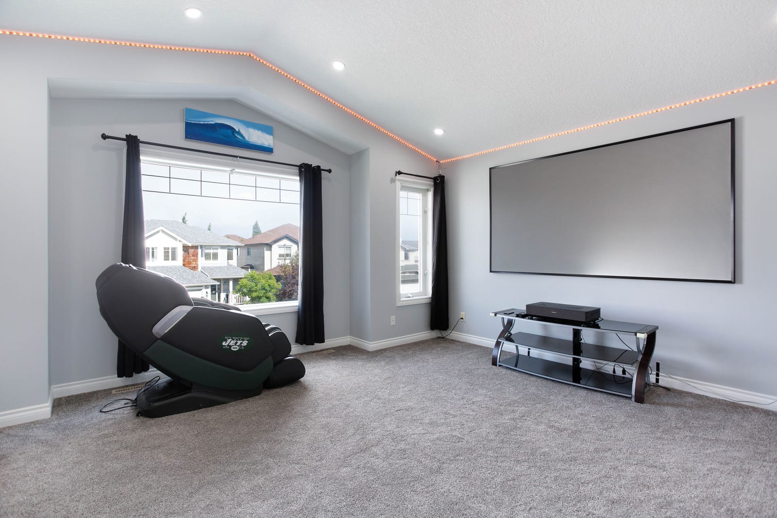 Bonus room with projection screen