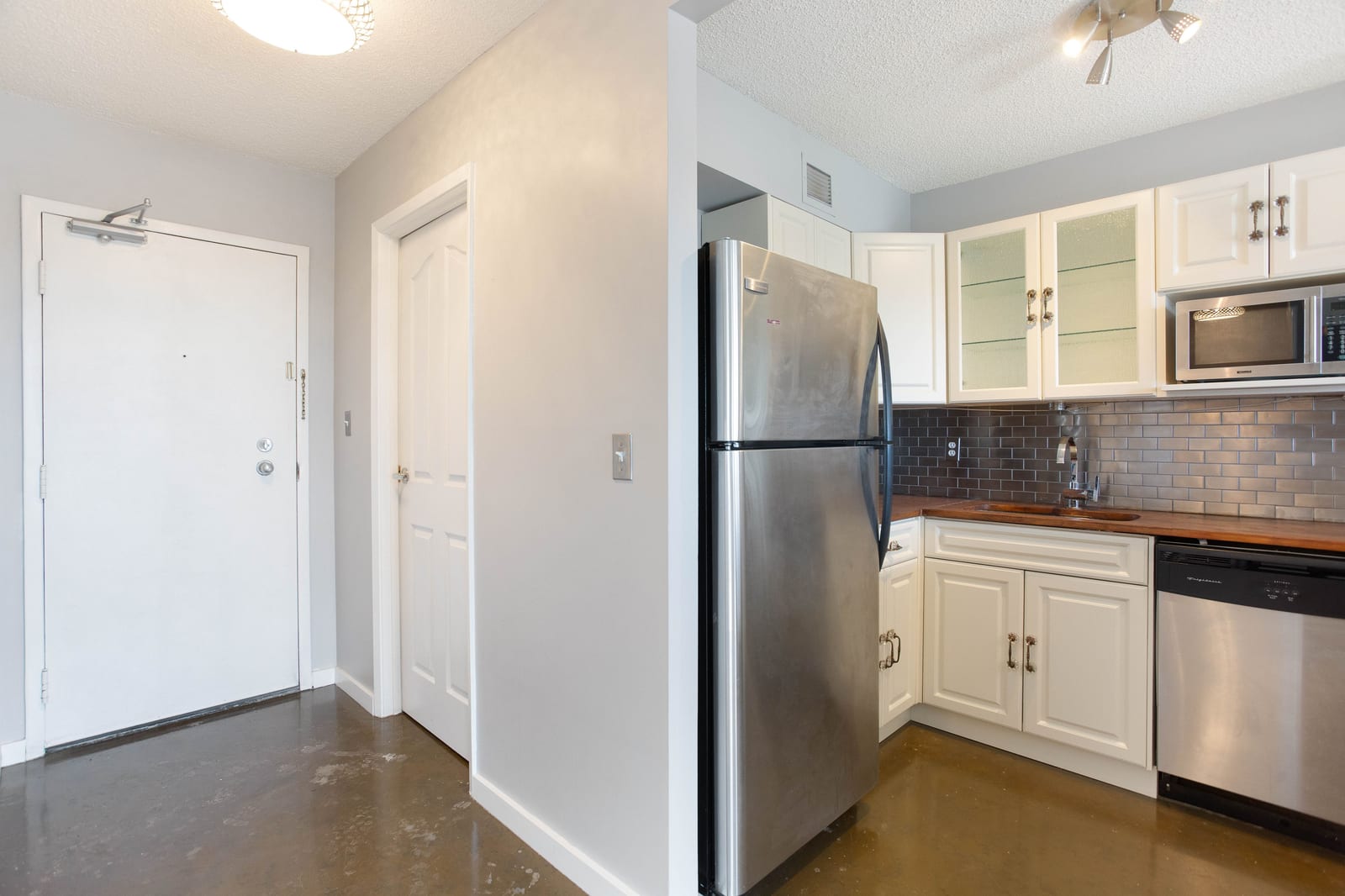 Entrance and kitchen storage