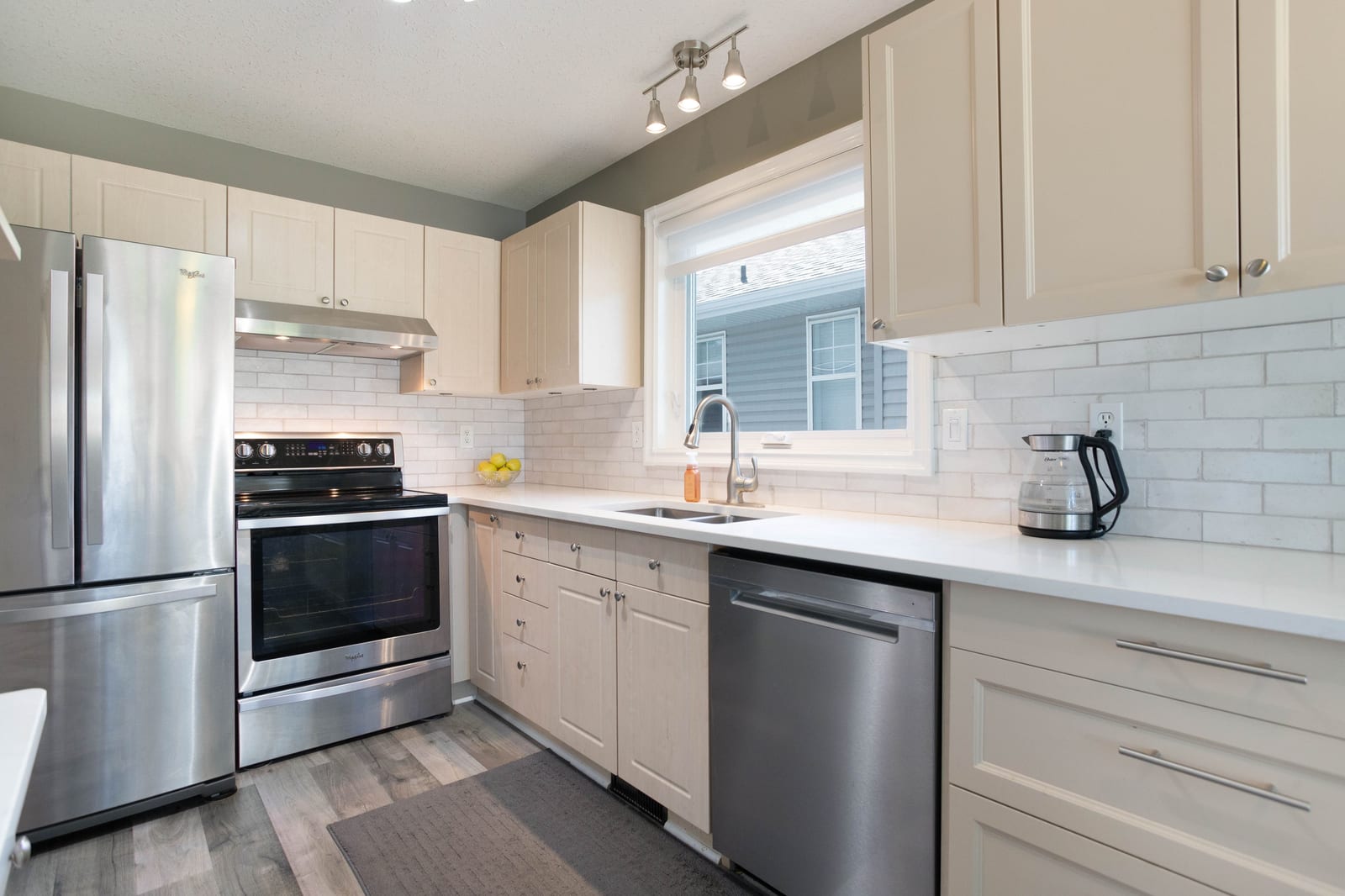 Kitchen worktop and appliances