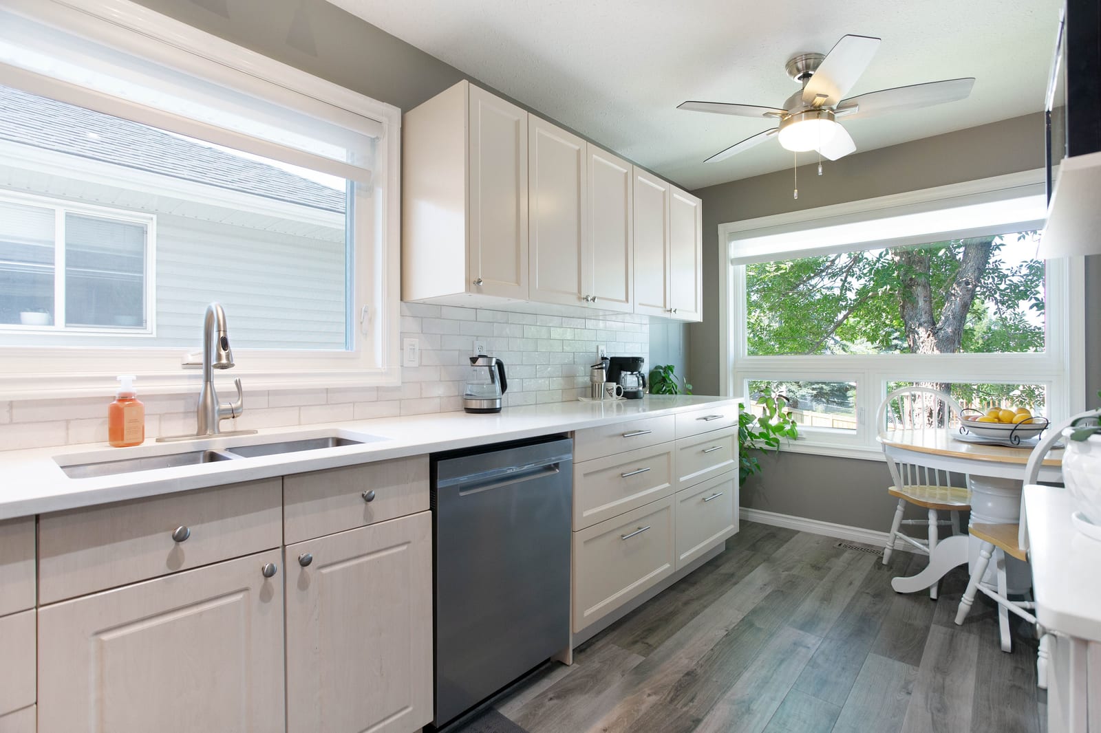 Updated kitchen and bright breakfast nook