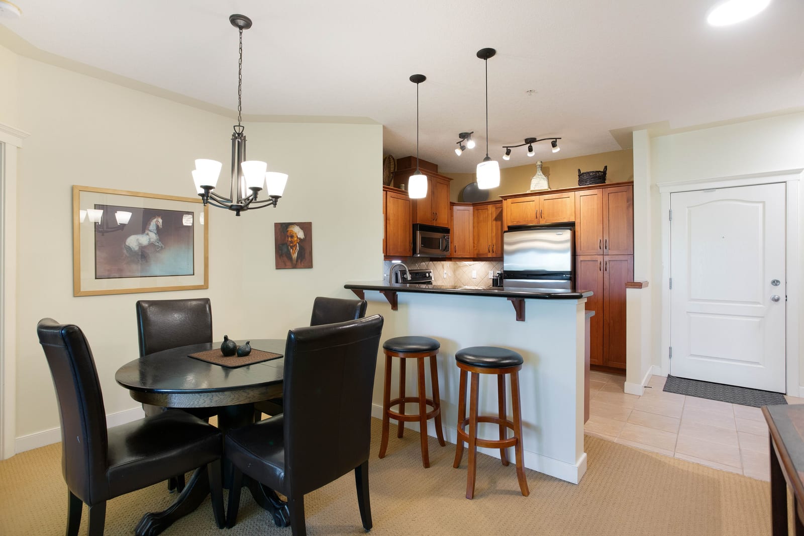 Dining and breakfast-bar seating