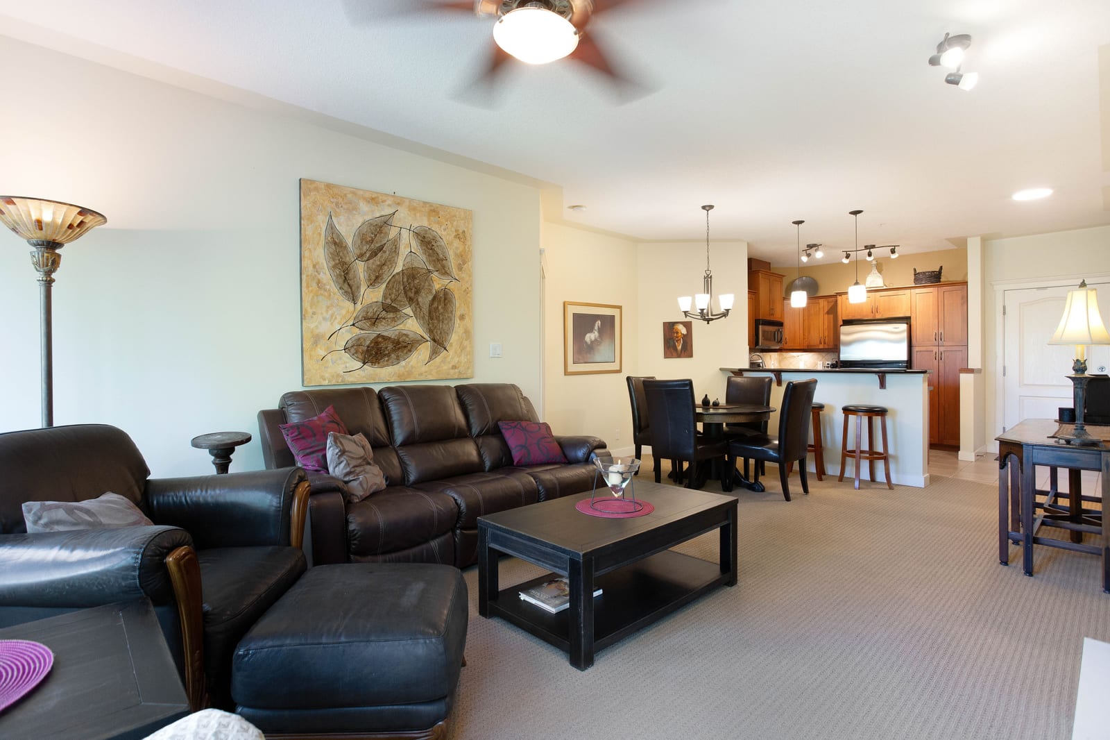Open living space and kitchen connection