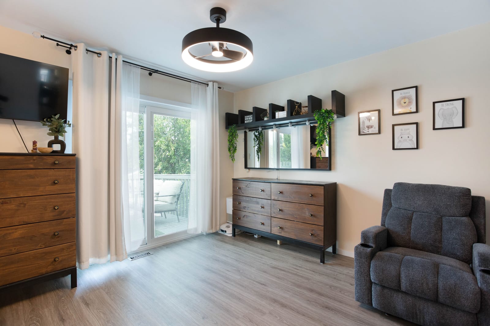 Another view of the primary bedroom