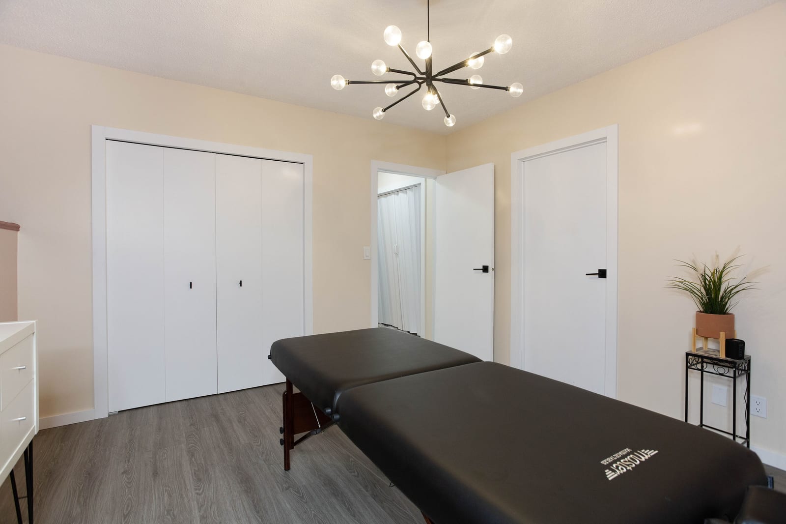 Flexible lower-level bedroom space