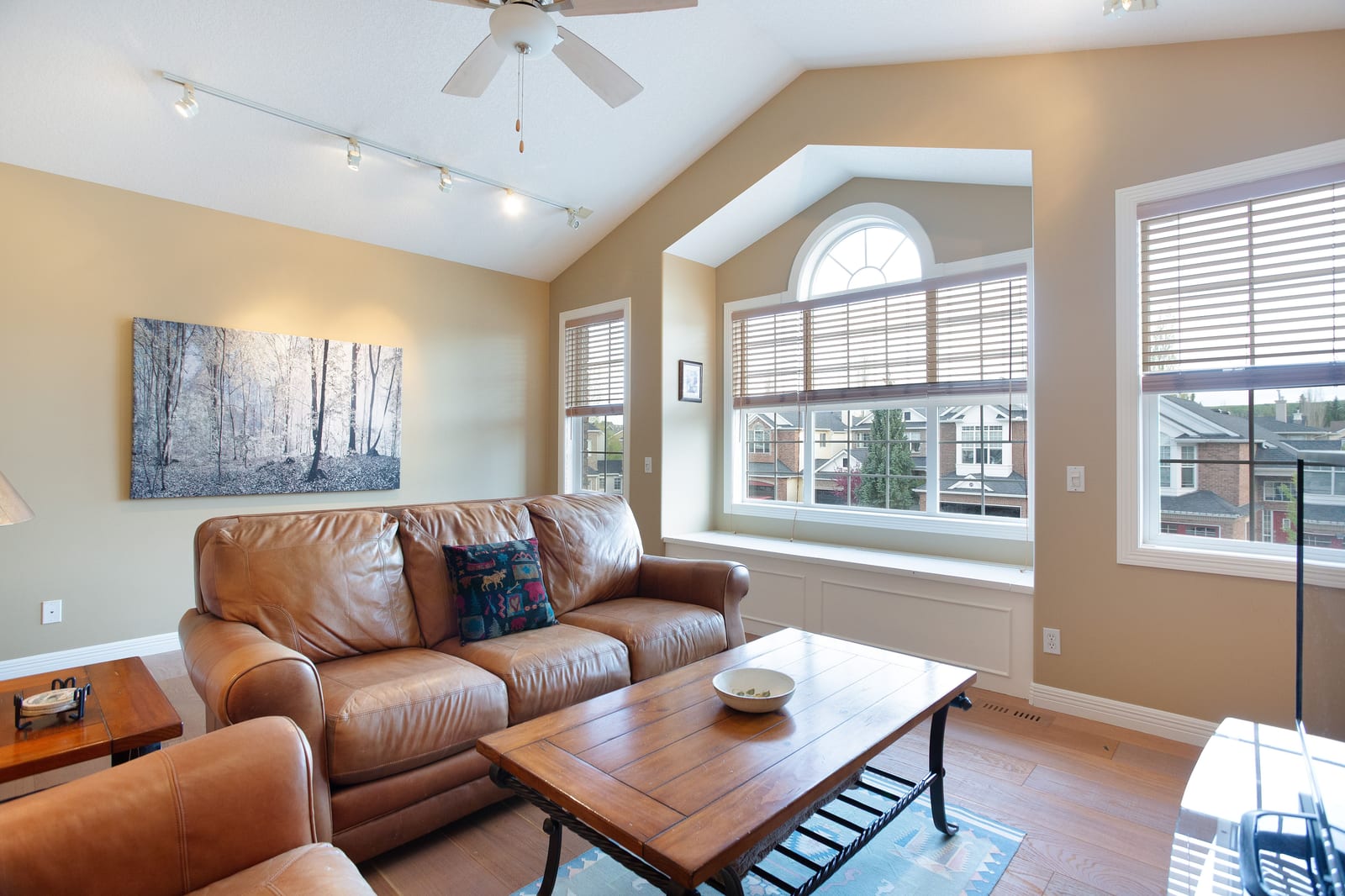 Bonus room with large windows