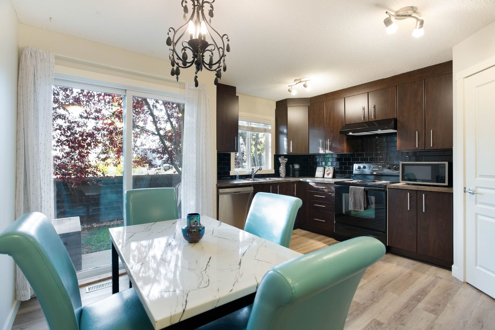 Dining and kitchen connected