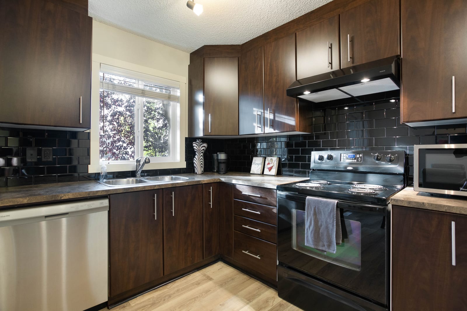 Kitchen range and tiled backsplash