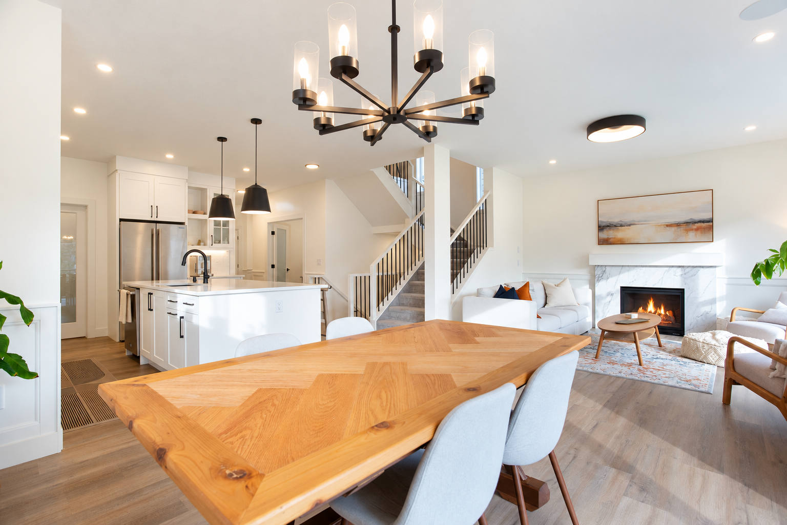 Open dining, kitchen and living area — 809 Mandalay Link