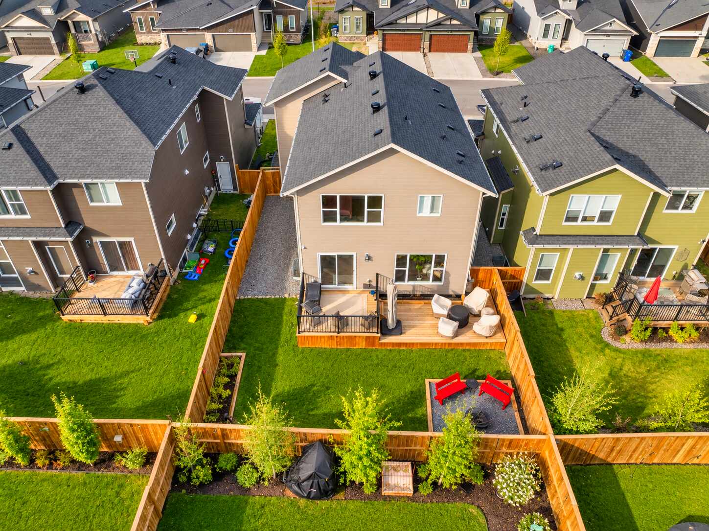 Aerial view of the home and backyard — 809 Mandalay Link