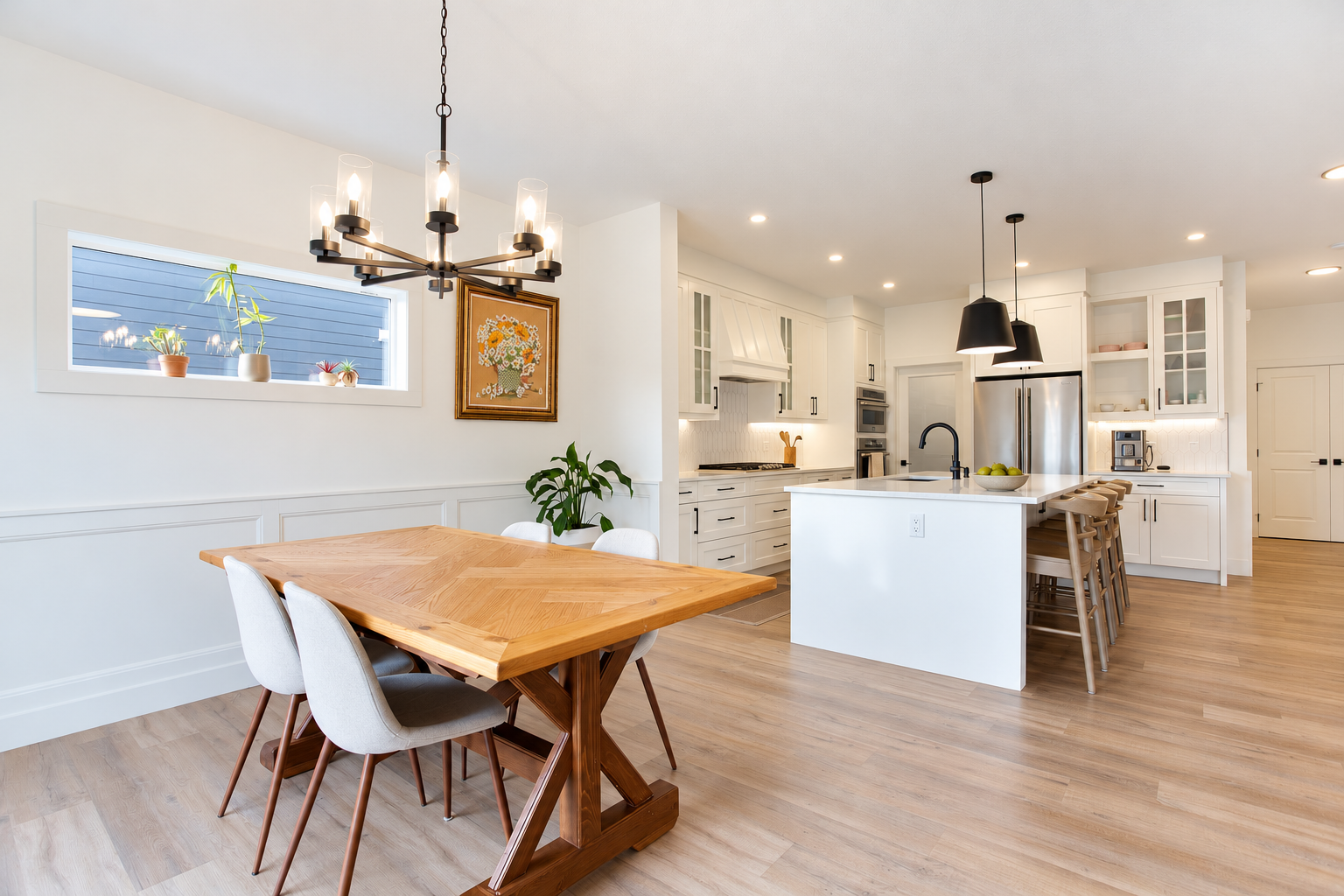 Dining area and kitchen — 809 Mandalay Link