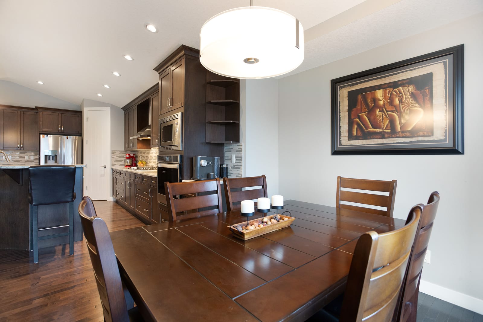 Dining space opening to kitchen