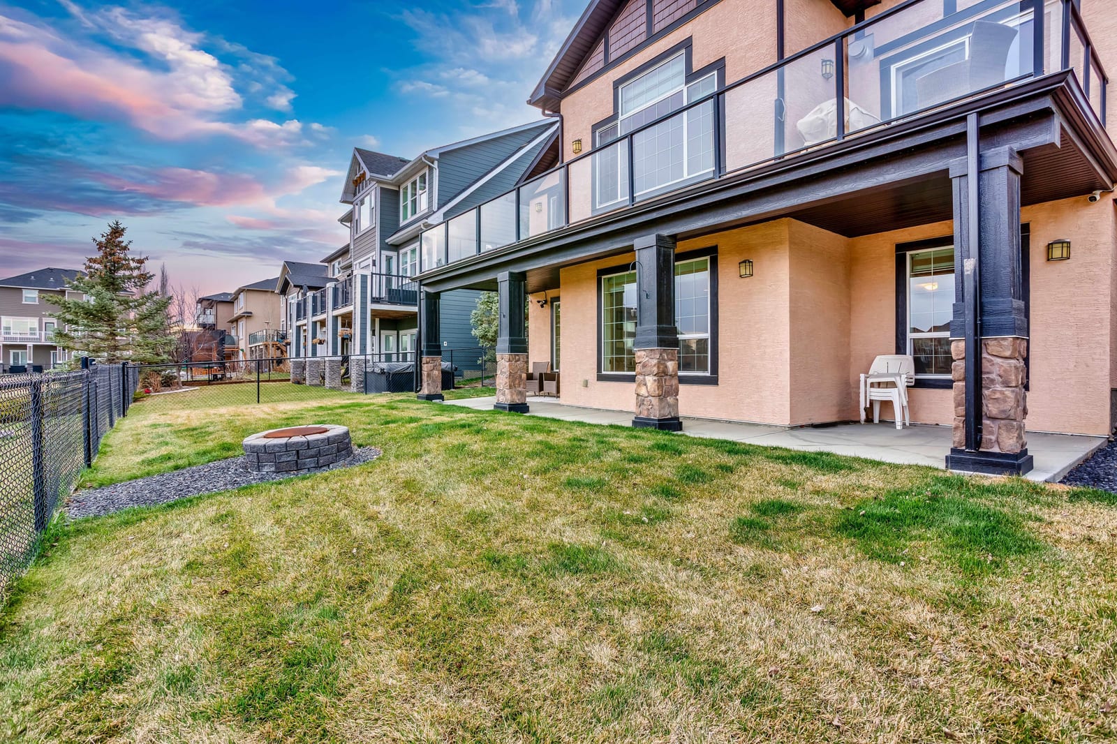 Walkout rear exterior and raised deck