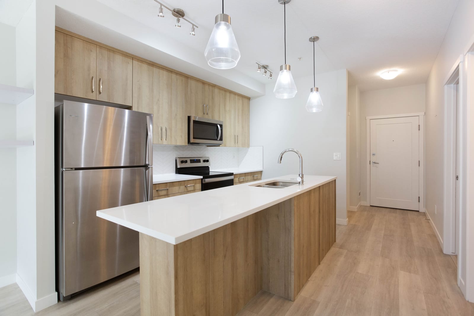 Kitchen island and pendant lighting